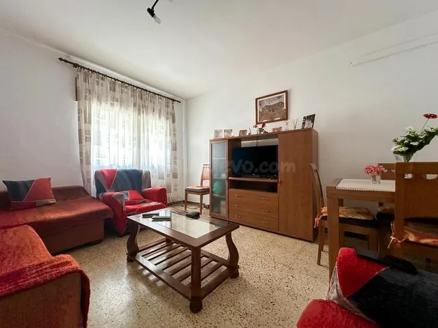 CASA CON GRAN TERRAZA Y MÚLTIPLES POSIBILIDADES EN ALCANAR E - foto 2