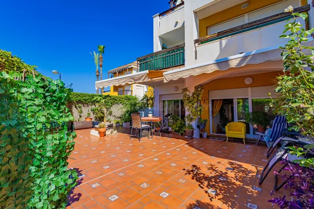 Piso en venta en Avenida Medina Azahara - foto 2