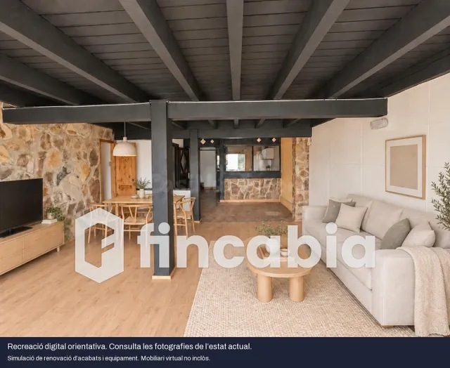 Casa para reformar con patio, balcones y local en Breda - foto 2