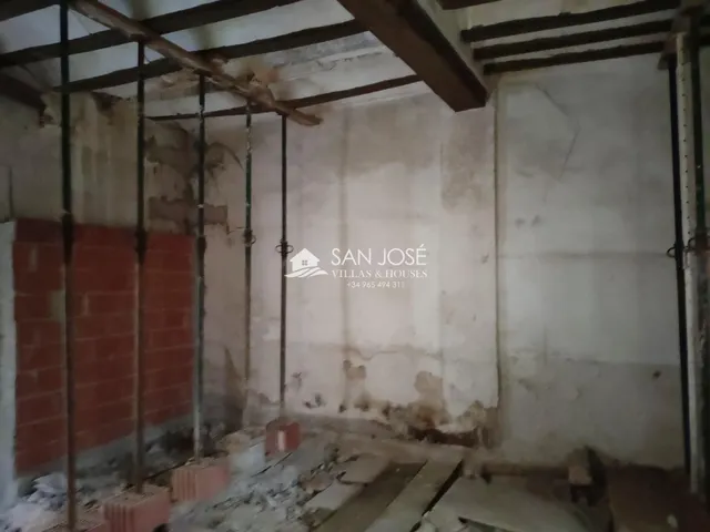 VENTA DE CASA SOLAR EN ASPE, ZONA CENTRO — 5