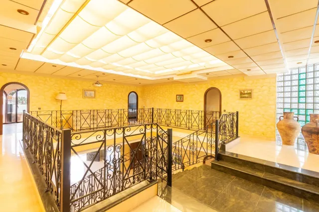 Villa de 4 dormitorios en La Zenia - foto 4