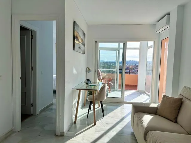 Piso situado en los Pacos con vistas al mar y a la montaña. — 15