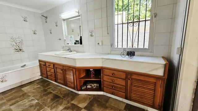 Encantador Chalet de 2 Plantas con Amplios Espacios y Terrazas — 39