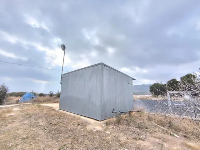 Local comercial 972m² en venta - Pedanías Oeste — 12