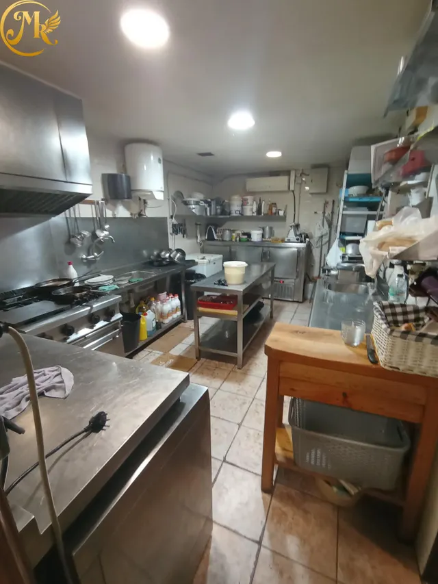 Traspaso Bar-Restaurante junto al Hospital Valdecilla, se traspasa por  jubilación. — 9