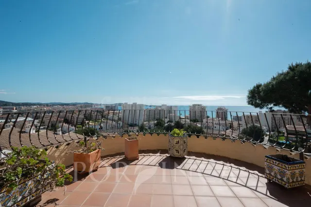 Villa con exclusivas vistas al mar, piscina y ascensor en Ca - foto 2