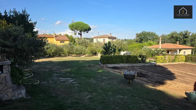 Casa independiente con doble terreno en niagara park, Tordera — 17