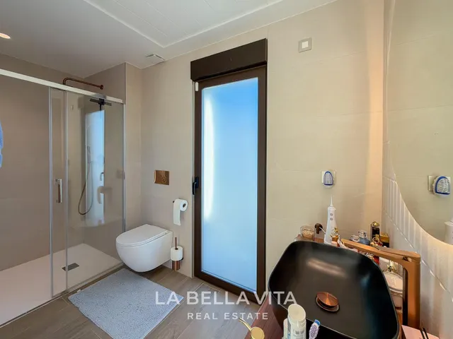 Villa moderna con sótano y piscina privada en venta en Finestrat - Benidorm — 35