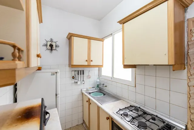 Piso para reformar junto a Plaza Einstein – 3 dormitorios y vistas despejadas — 16