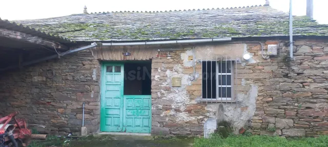 SE VENDE CASA DE PIEDRA PARA REFORMAR EN LOENTIA CASTRO DO R - foto 5