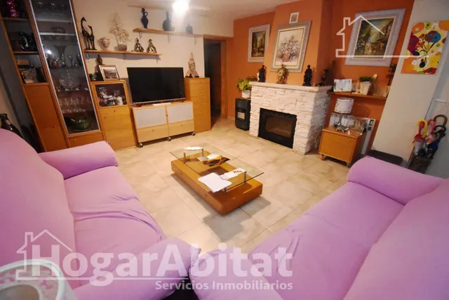 ¡Encantador Chalet! Muy amplio y sofisticado, con gran garaje, terraza, jardín y parcela — 35