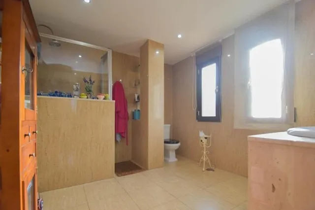 Chalet en venta en Maracena — 36