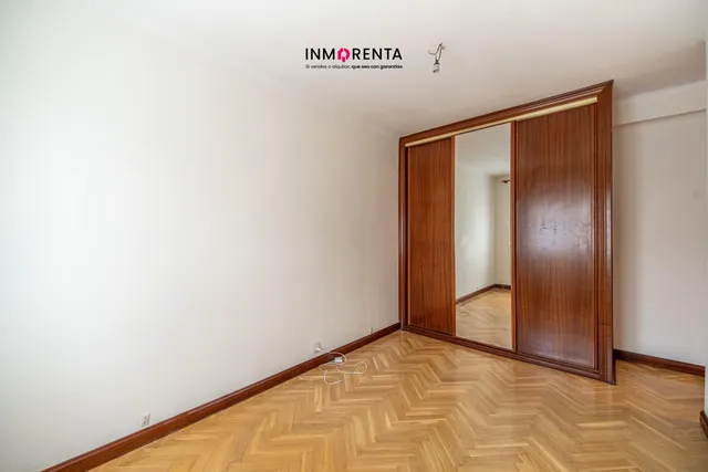 Avenida marqués de corbera — 16