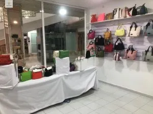 Se VENDE o ALQUILA Local Comercial (ALQUILER CON OPCION A CO - foto 5