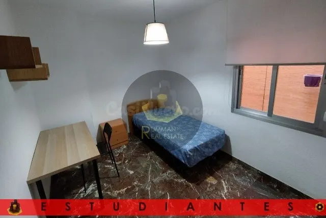 EST/ Piso amueblado para ESTUDIANTES con CUATRO dormitorios  - foto 5