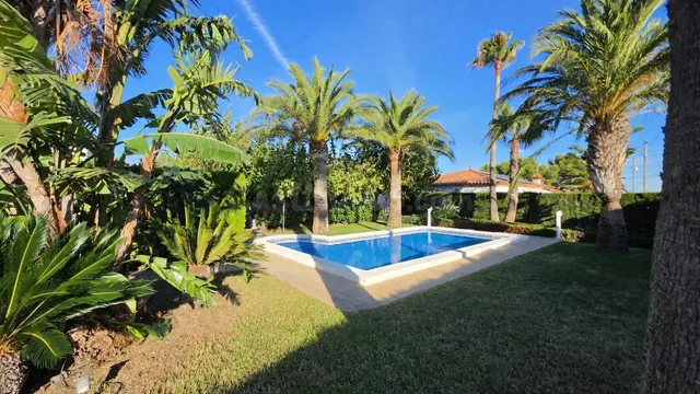 Chalet con piscina y licencia turística cerca del mar — 3