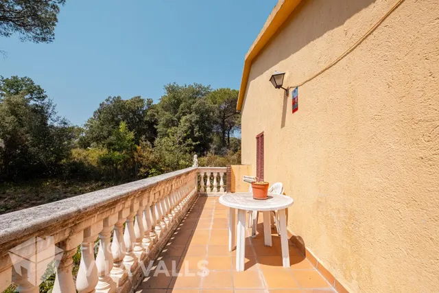 Casa con gran jardín en la naturaleza — 50