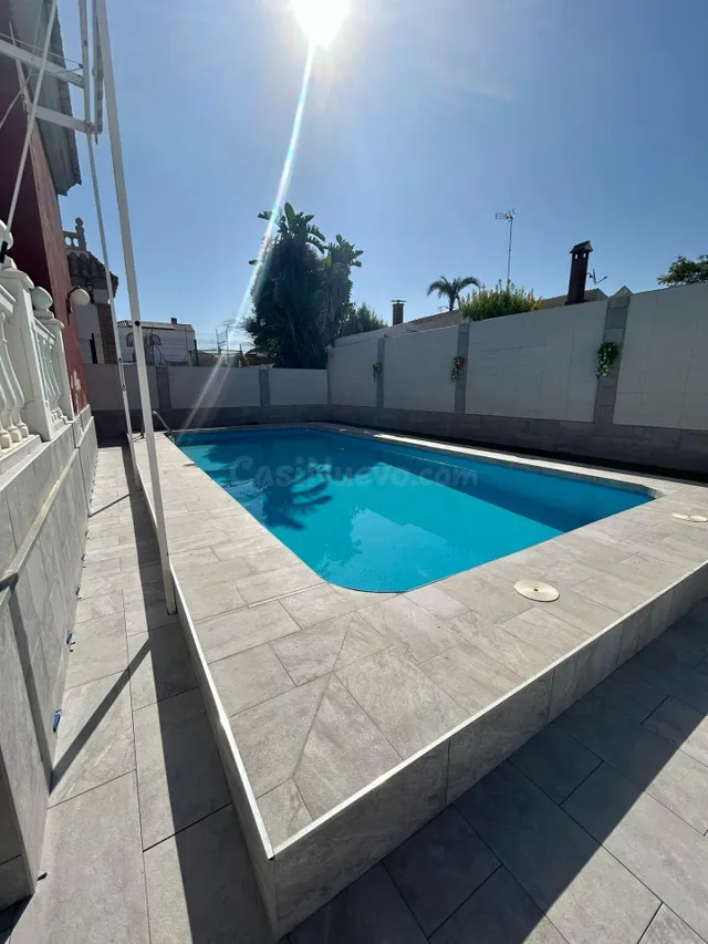 CHALET CON PISCINA EN UTRERA - foto 2