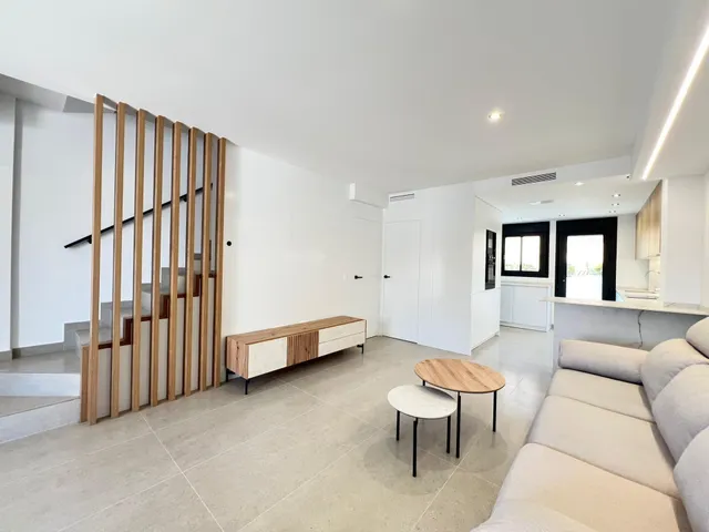 CHALET CON SOLÁRIUM, PISCINA Y SÓTANO — 9