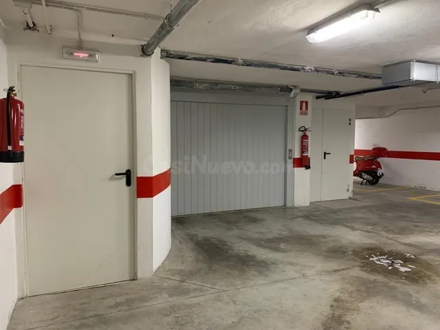 Garaje de moto en Sevilla - foto 5
