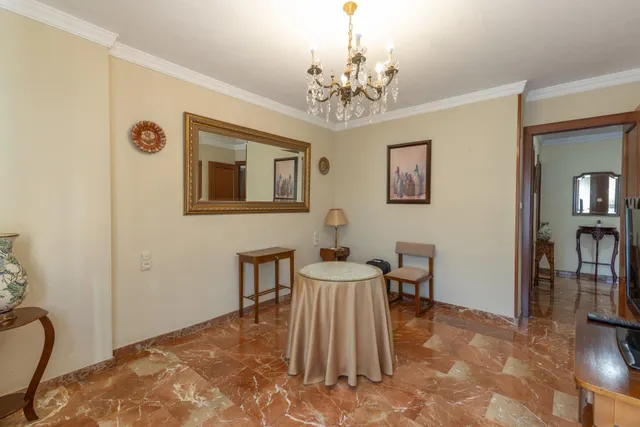 Amplio piso de 4 dormitorios en la prestigiosa urbanización Las Brisas – La Chana — 29