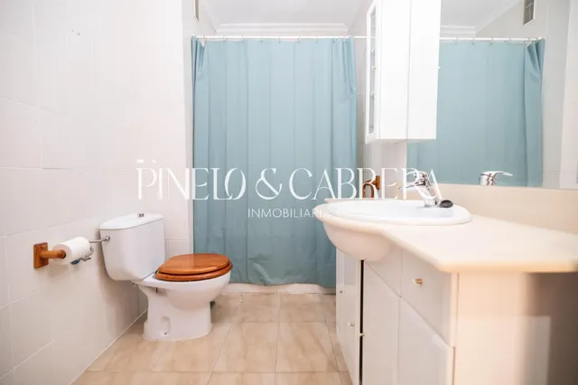 Piso en venta con terraza y ascensor en calle madrid — 45