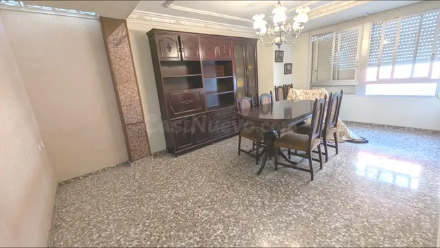 Se vende casa amplia y muy funcional distribuida en varias p