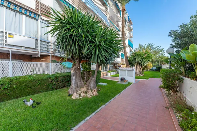 Piso con vistas al mar y gran potencial en Benalmádena — 3