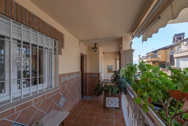 Amplia casa adosada en "la joya"....a escasos minutos del centro de Granada!! — 46