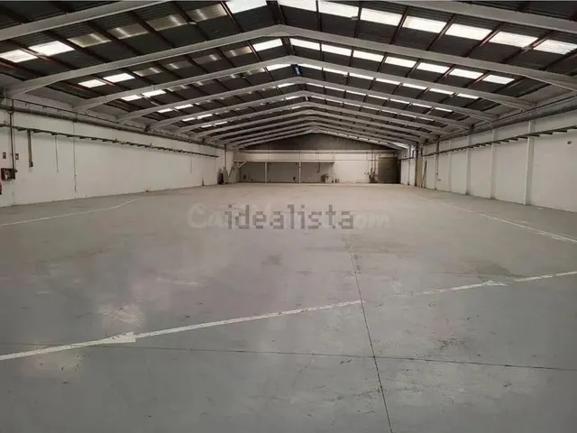Nave industrial de 2.050 m2 en venta en el Polígono Industri