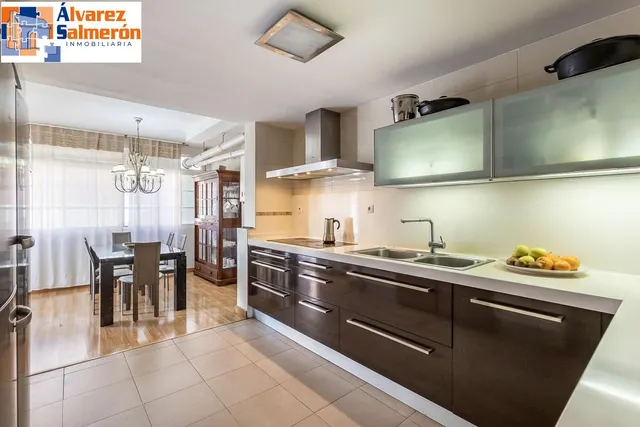 Casa pareada con piscina y vistas despejadas en Huétor Vega — 13