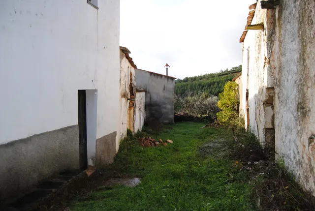 CASA EN LA MONTAÑA, PARA REFORMAR CON HUERTO — 9