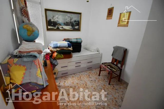 ¡CENTRO VILA-REAL! ESQUINERO Y LUMINOSO CON BALCÓN — 18