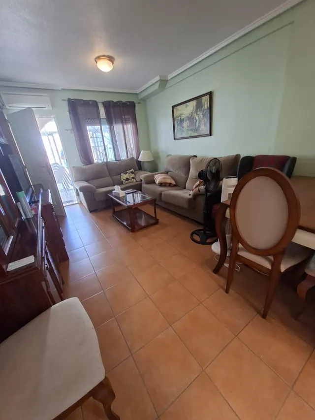 Villa con piscina comunitaria, Alicante, Torrevieja. 4 dormitorios, 82 m2, 1,2 kilómetros del mar — 15