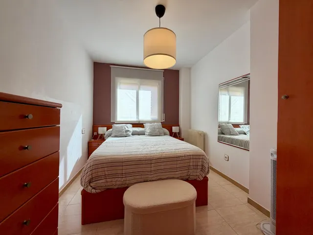 Excelente piso de 4 habitaciones con terraza, plaza de garaje y trastero en Roc Blanc (Terrassa) — 20