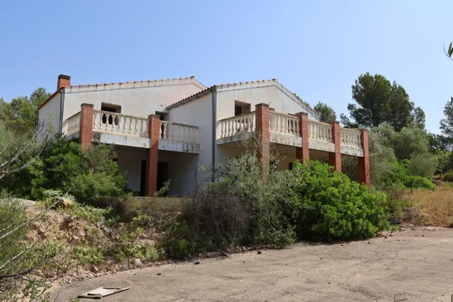 MASIA CON TERRENO, CON VISTAS CERCA DE VALL DALBA - foto 5