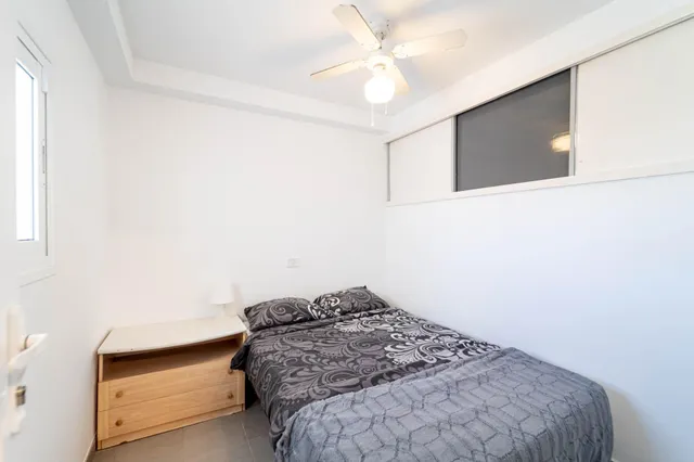Apartamento renovado de 3 dormitorios con amplia terraza en Puerto Rico — 18