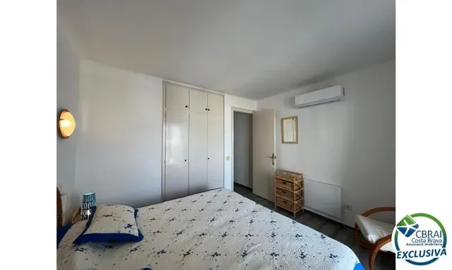 Apartamento de playa en la hermosa Costa Brava directamente en 1ª línea de mar en Empuriabrava — 11