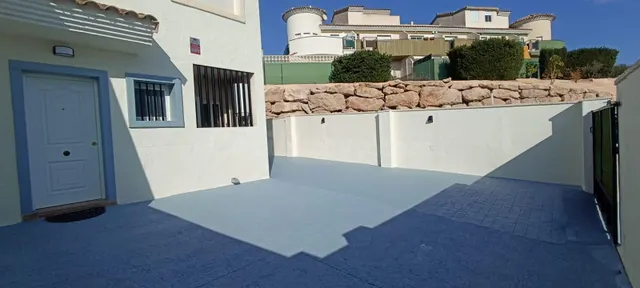 SE ALQUILA PRECIOSA VIVIENDA- FINESTRAT