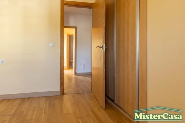 Exclusiva casa pareada de 4 dormitorios con sotano junto al campo de golf — 26