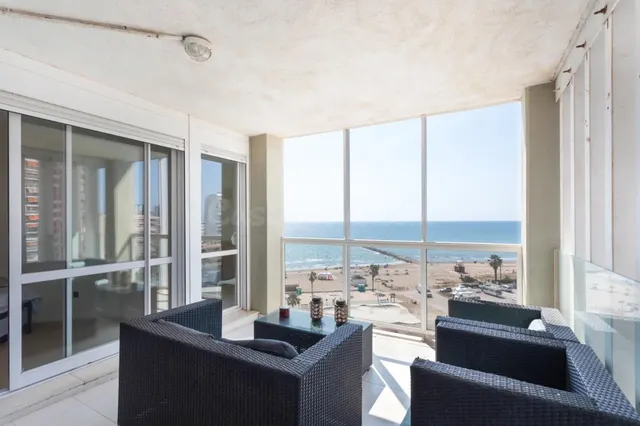 ÁTICO DÚPLEX CON DOS TERRAZAS FRENTE AL MAR — 3