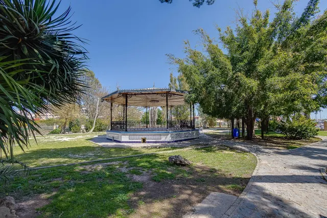 Apartamento reformado de 3 dormitorios y 2 baños a escasos 75 metros de la playa del acequión — 30