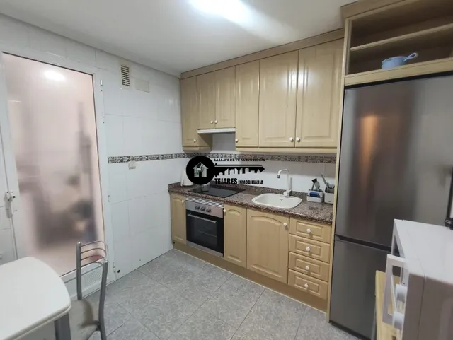 Inmobiliaria Tejares Alquila estupendo piso zona Avenida España - Hospital — 6