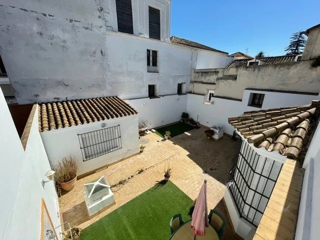 CASA EN EL CENTRO DE SANLUCAR — 24