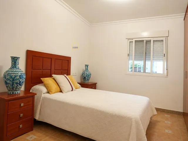 Casa con terreno 2 casas más y piscina privada. — 45