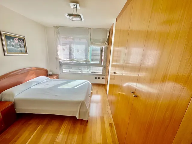 Muy buen piso de 4 Dorm. en Av. Oscar Espla — 33
