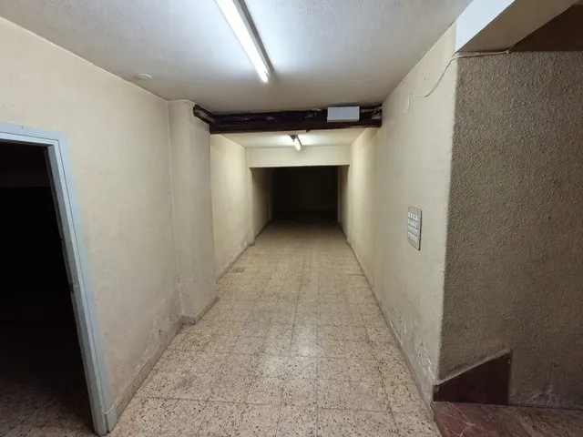 Alquiler local León centro. — 9