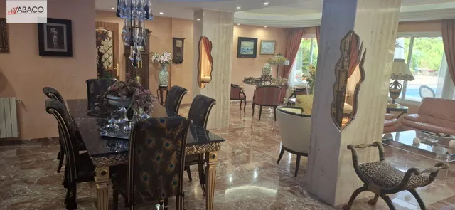 Elegante chalet con maravilloso jardín y vistas privilegiadas. — 15