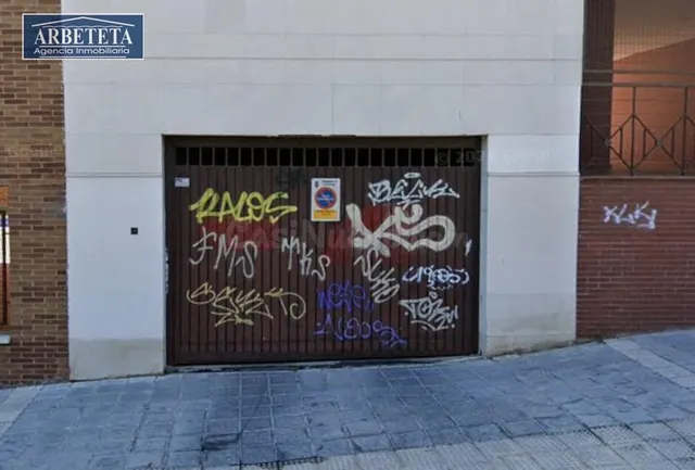 INMOBILIARIA ARBETETA VENDE PLAZA DE GARAJE EN CALLE PEÑALVE - foto 2