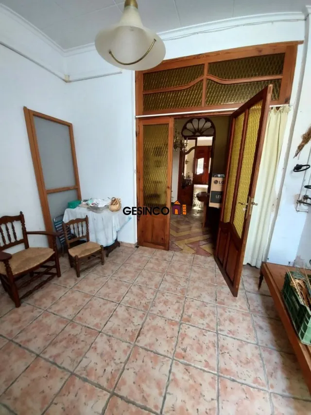 CASA DE PUEBLO CON PATIOS, TERRAZA Y CON UN ENCANTO ESPECIAL — 8